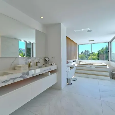 Luxury New Modern Per Villa Marbella