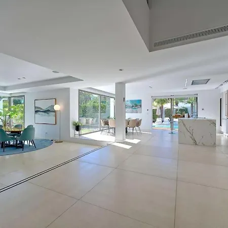 Villa Luxury New Modern Per