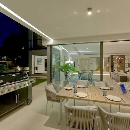 Luxury New Modern Per Villa