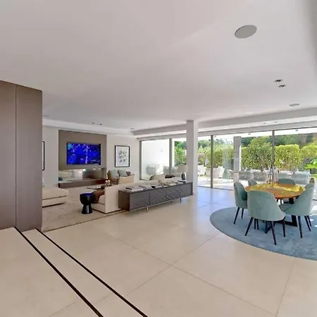 Luxury New Modern Per Villa