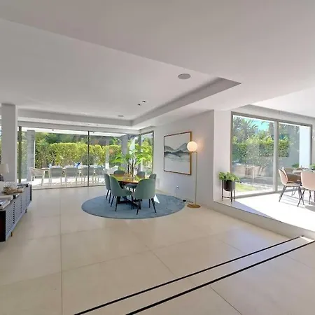 Luxury New Modern Per Villa *