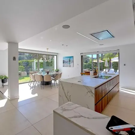 Villa Luxury New Modern Per *
